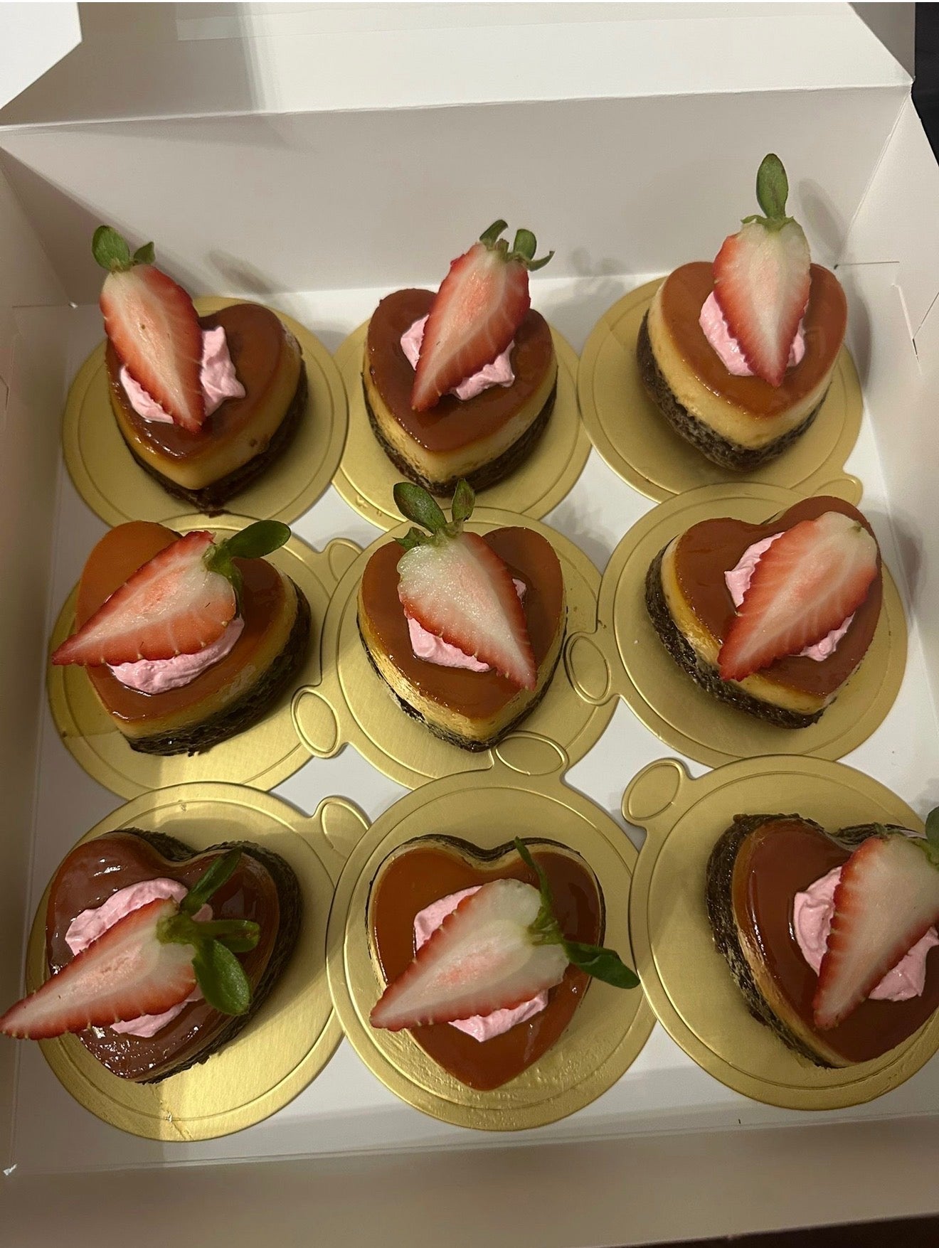 Flan cubano en forma de corazón de Will & Mill