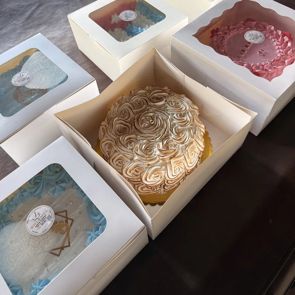 Cakes de merengue de Will & Mill en sus cajas, listos para una celebración en Miami